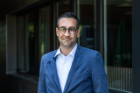 «Étant donné que les cascades fonctionnent comme un tout avec une régulation de la vitesse et que la charge est répartie uniformé¬ment entre tous les appareils, elles sont tout aussi efficaces que les unités individuelles.» Liborio Libranti, Conseiller technico-commercial chez STIEBEL ELTRON