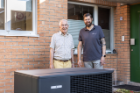 La pompa di calore non solo consente di risparmiare energia elettrica e costi di riscaldamento, ma riduce anche le emissioni di CO2. 