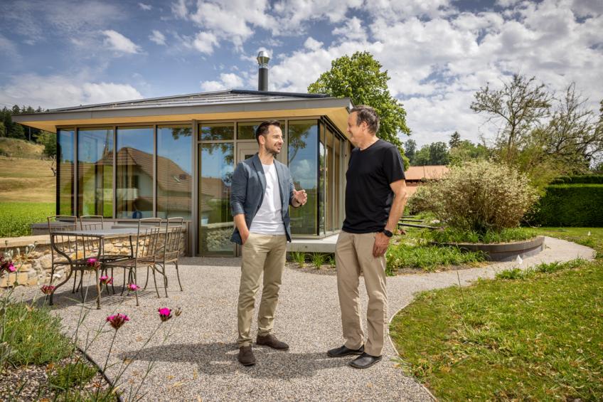 «Das Spezielle dieses Projektes ist, dass wir in diesem Schlosspark in Courgevaux mit Neubauten und Altbauten wieder das alte Schlossensemble herstellen konnten.» Jann Fahrni, Wohnwerk AG