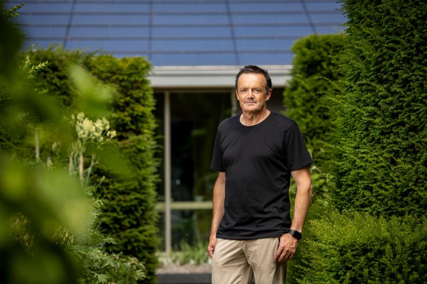 «Die vier Gebäudeteile werden mit Erdsonde-Wärmepumpen geheizt und im Sommer zusätzlich gekühlt. Das ist ein wichtiger Beitrag nicht nur an den Wohnkomfort, sondern auch für die Umwelt.» Jann Fahrni, Wohnwerk AG